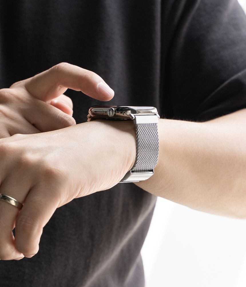 Dirželis Ringke Metal One Mesh Apple Watch 8 / 9 / 10 / 11 / 12 / SE / Ultra (44 / 45 / 46 / 49 mm), sidabrinis - Image 4